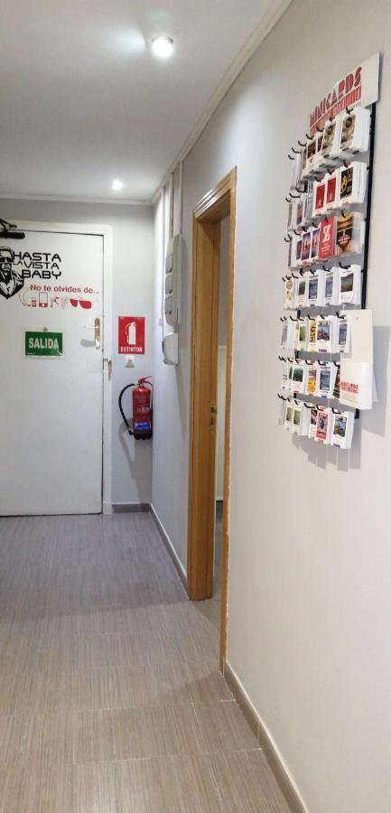 Hostal Oxum Madrid Exterior foto
