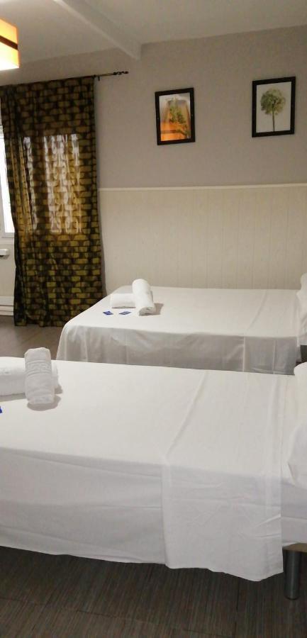 Hostal Oxum Madrid Exterior foto